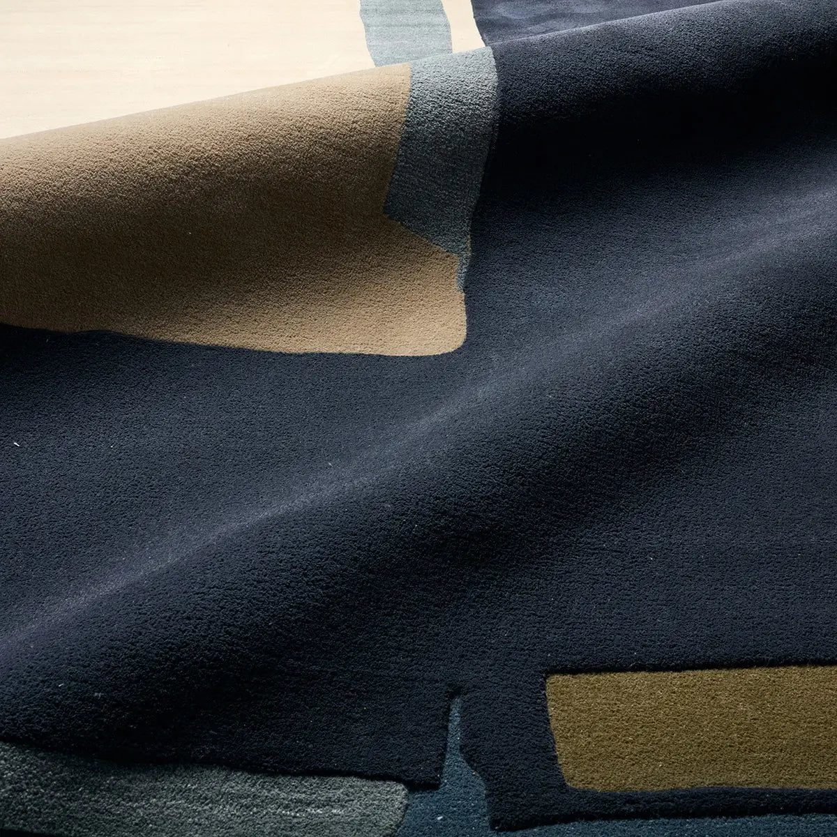 Lyradon Hand-Tufted Rug