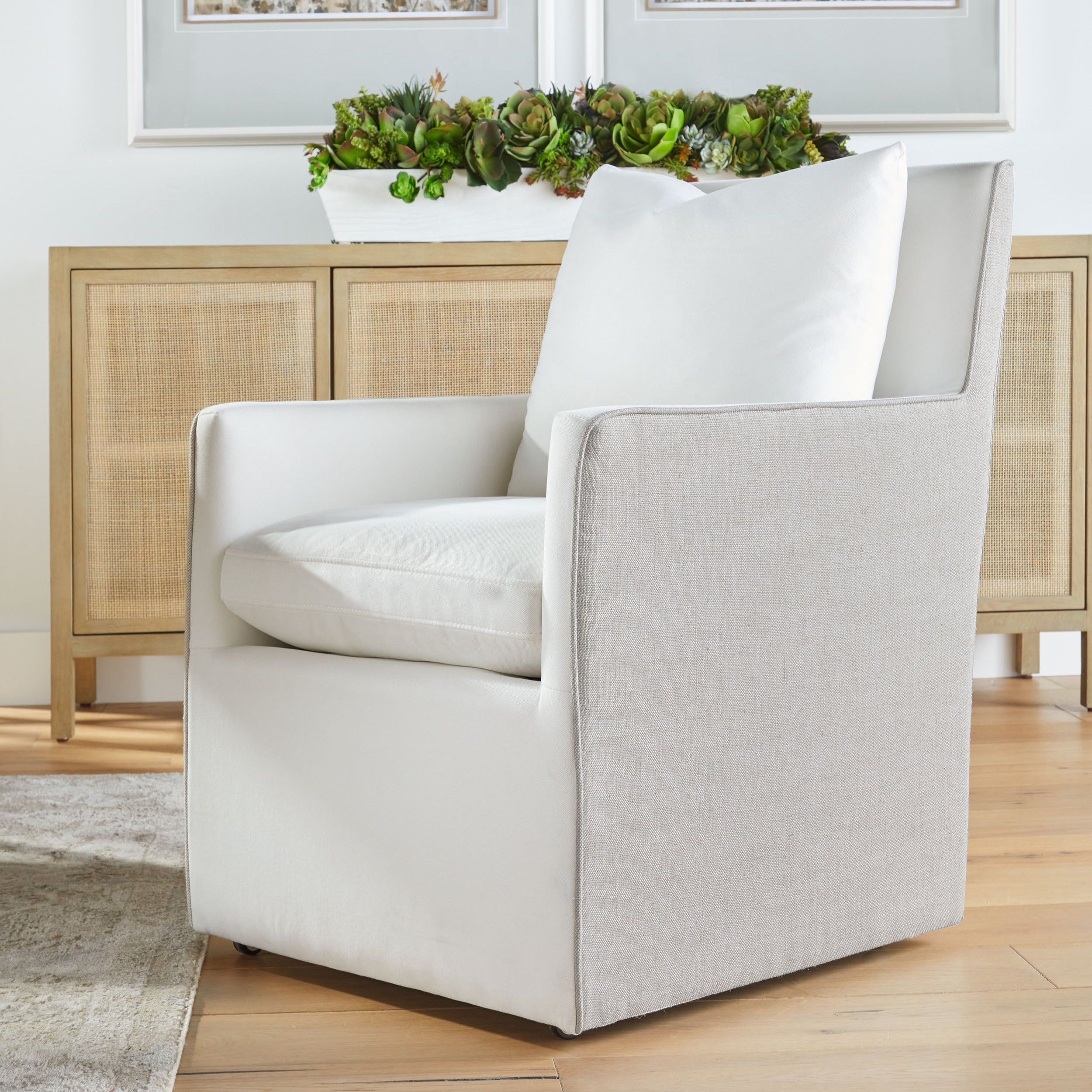 Carina Media Sideboard