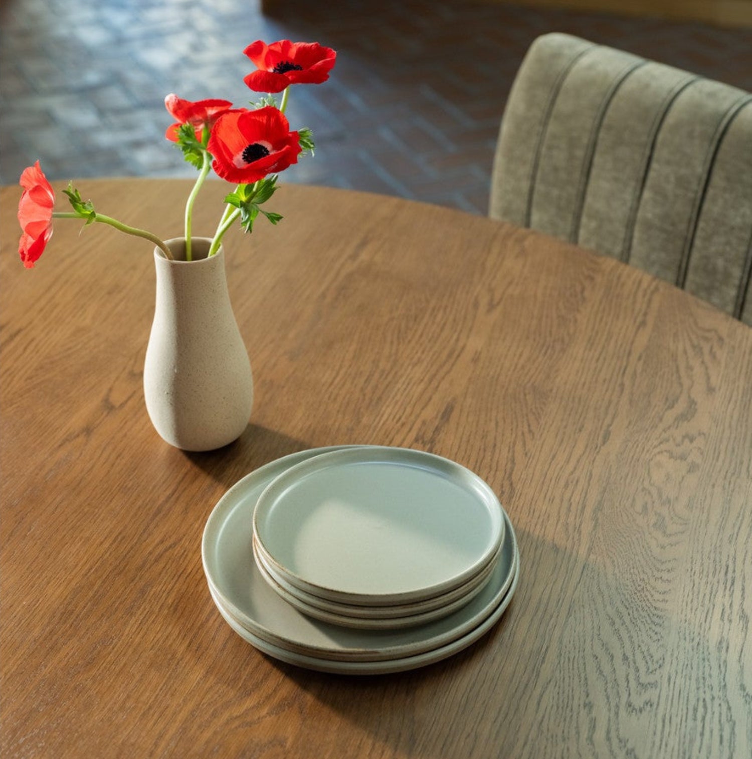 Claye Dining Table