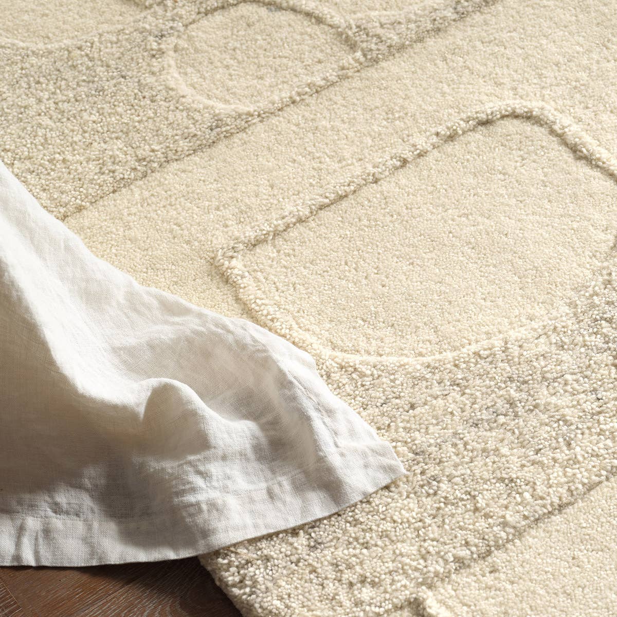Echo Hand-Tufted Rug