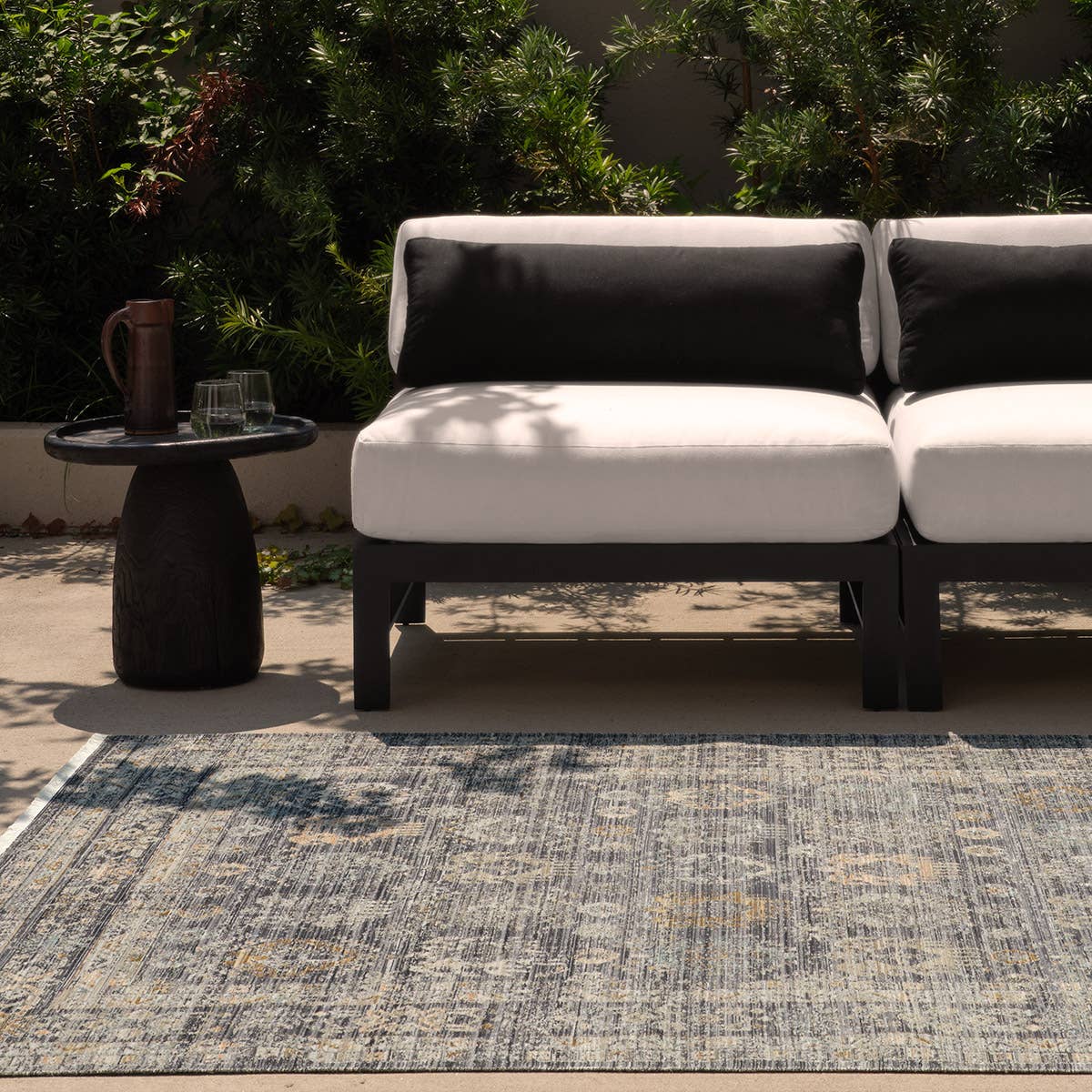 Kuro Outdoor Rug