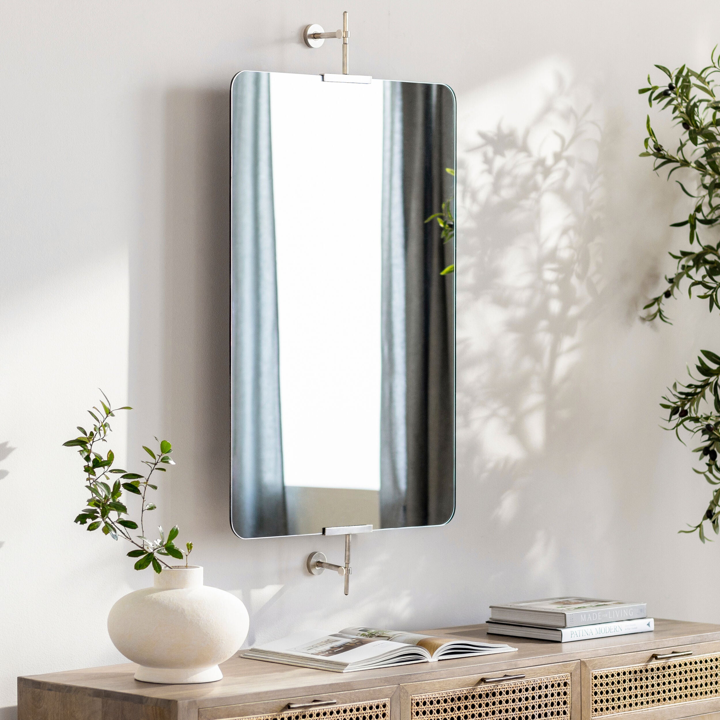 Alicia Mirror