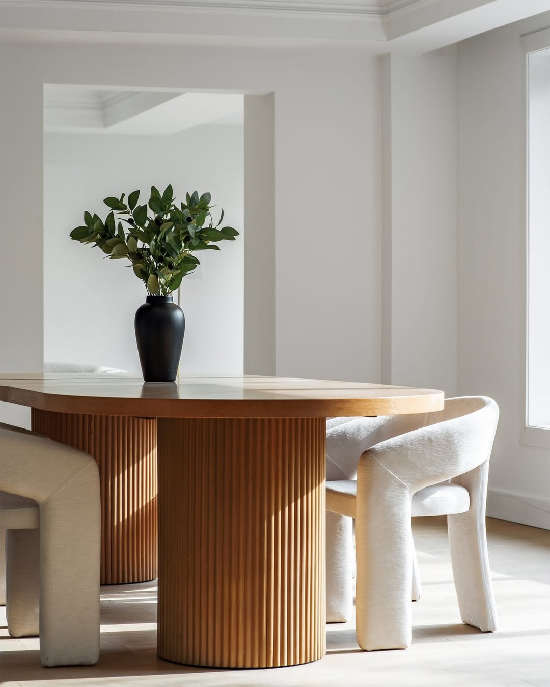 Melinda Extendable Dining Table