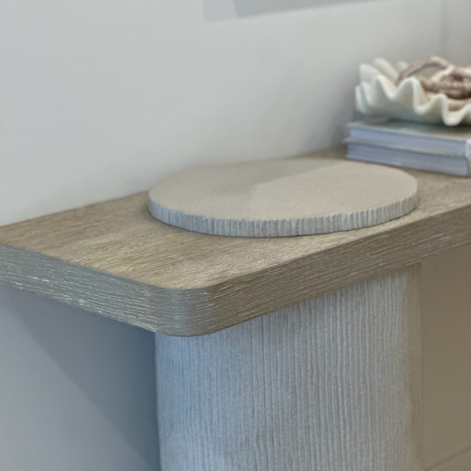 loreen console table