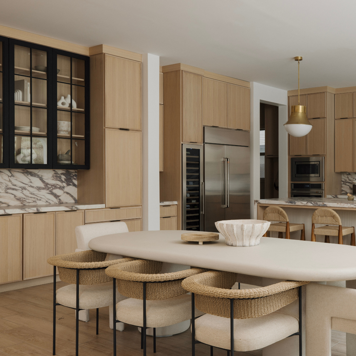 maison viola dining area.png__PID:3f88fecd-5da3-48d0-a059-4ec60aec4127