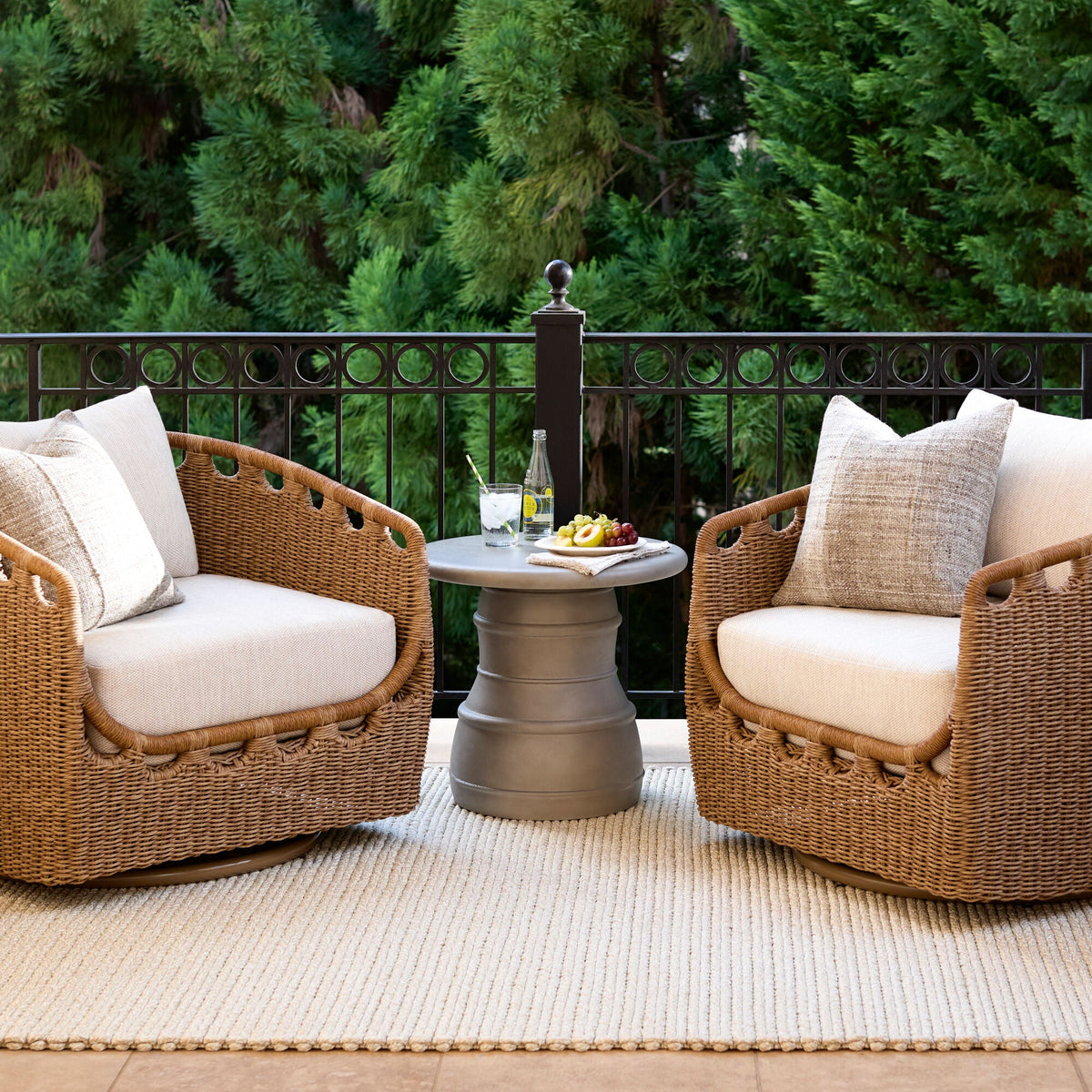 Raya Swivel Chair