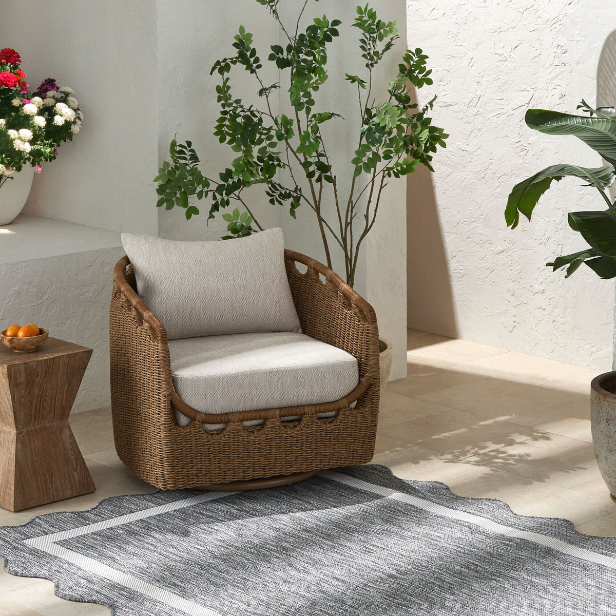 Raya Swivel Chair