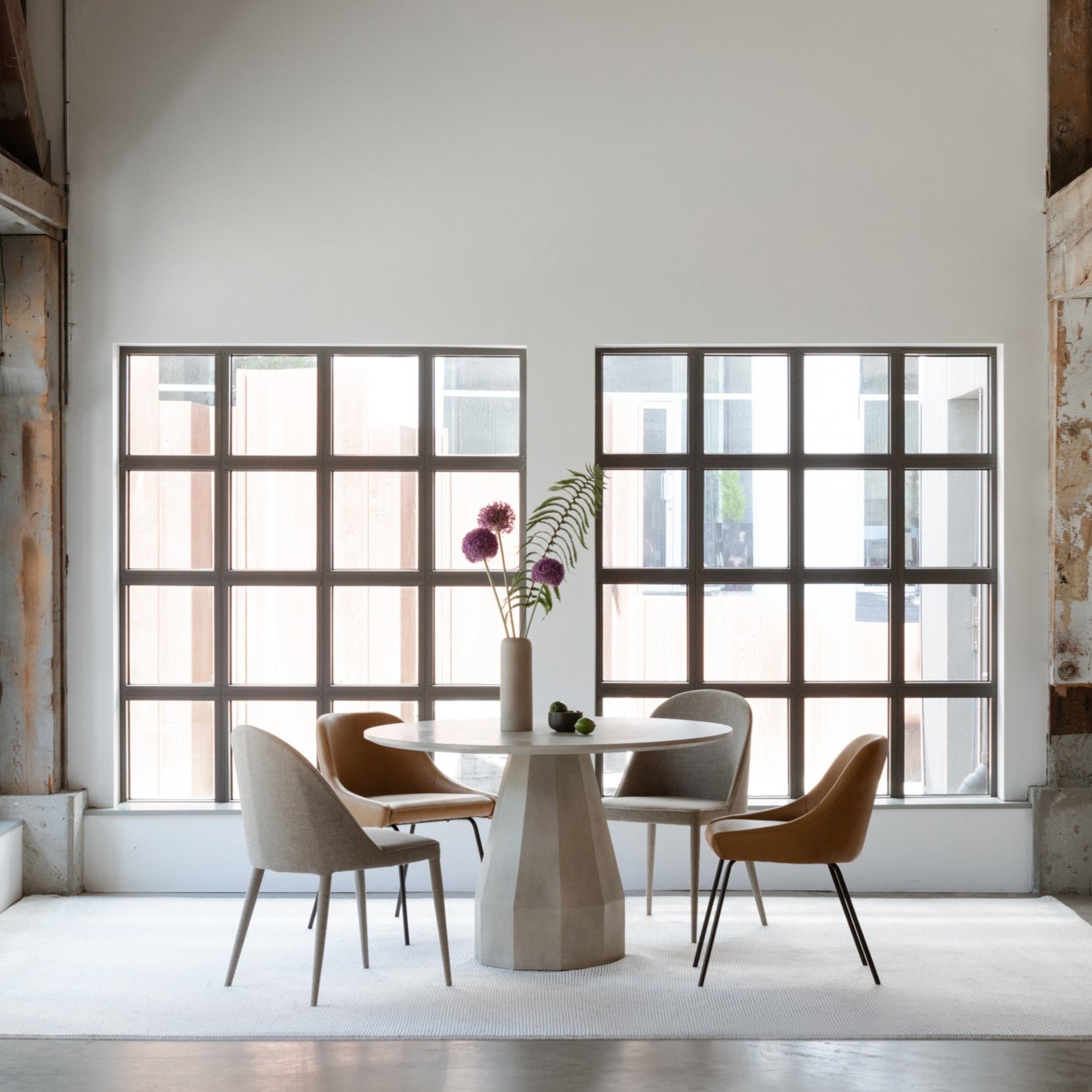 Templo Dining Table